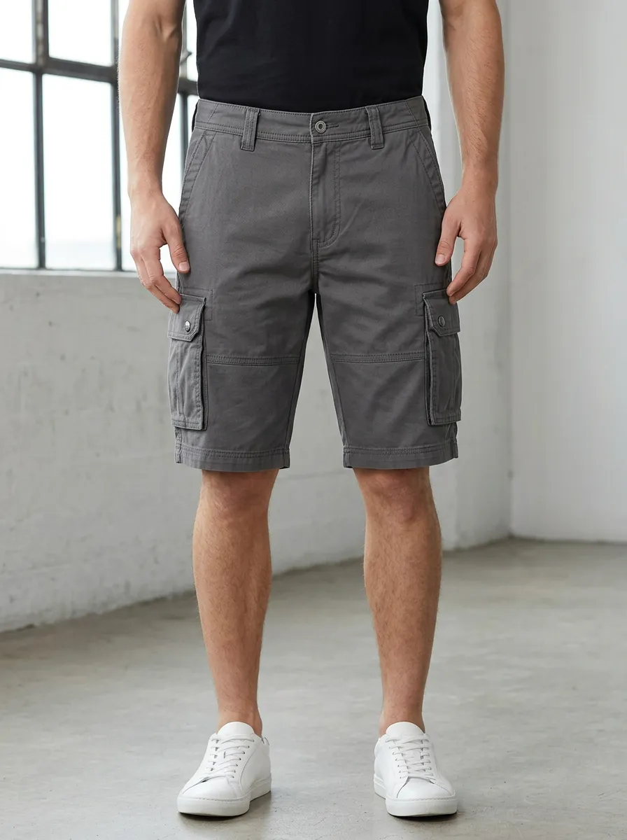 Men's Flap Cargo Pockets Cargo Shorts with Multi-Pocket Detail