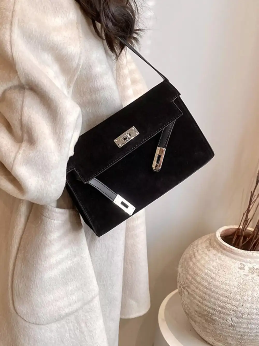 Solid Buckle Shoulder Bag