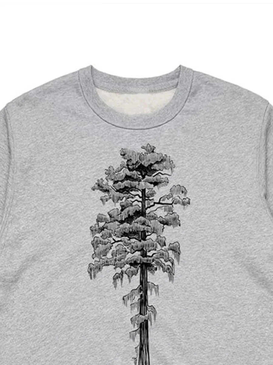 A versatile casual sports shirt with simple tree patterns
