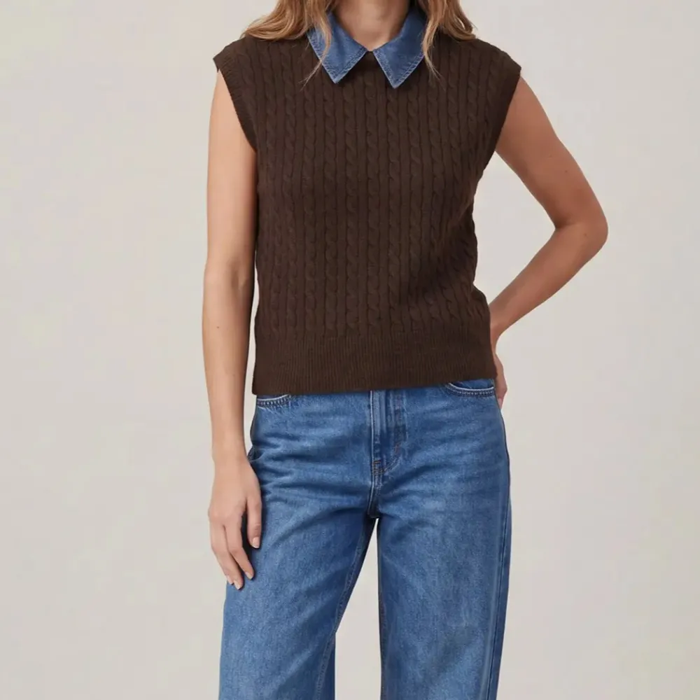 Sweater Top With Collar