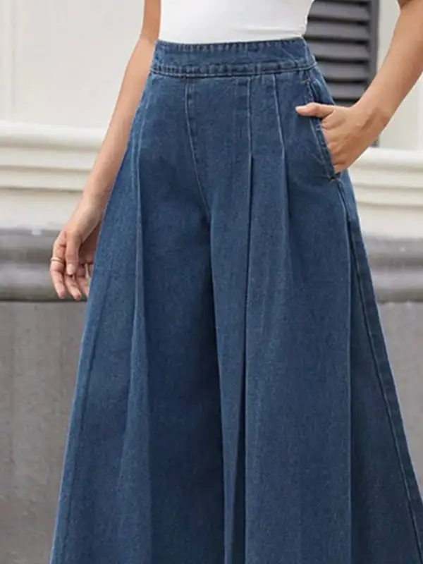 Minimal Relaxed Fit Wide Leg Pleated Pocket Jeans