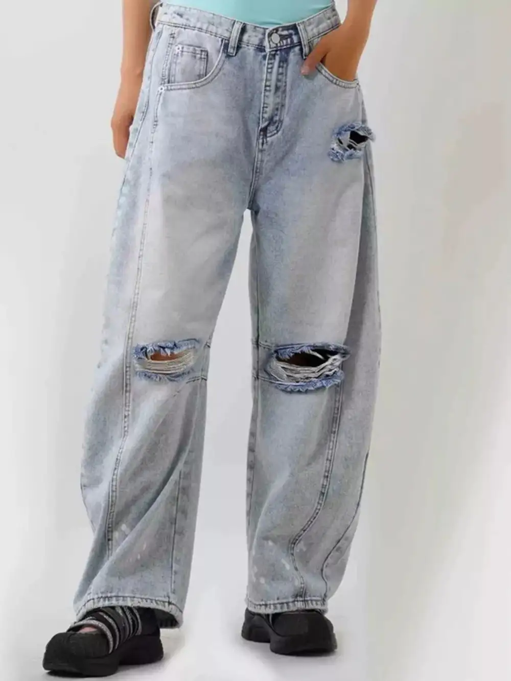 Contoured Wide Leg Distressed Denim Jeans