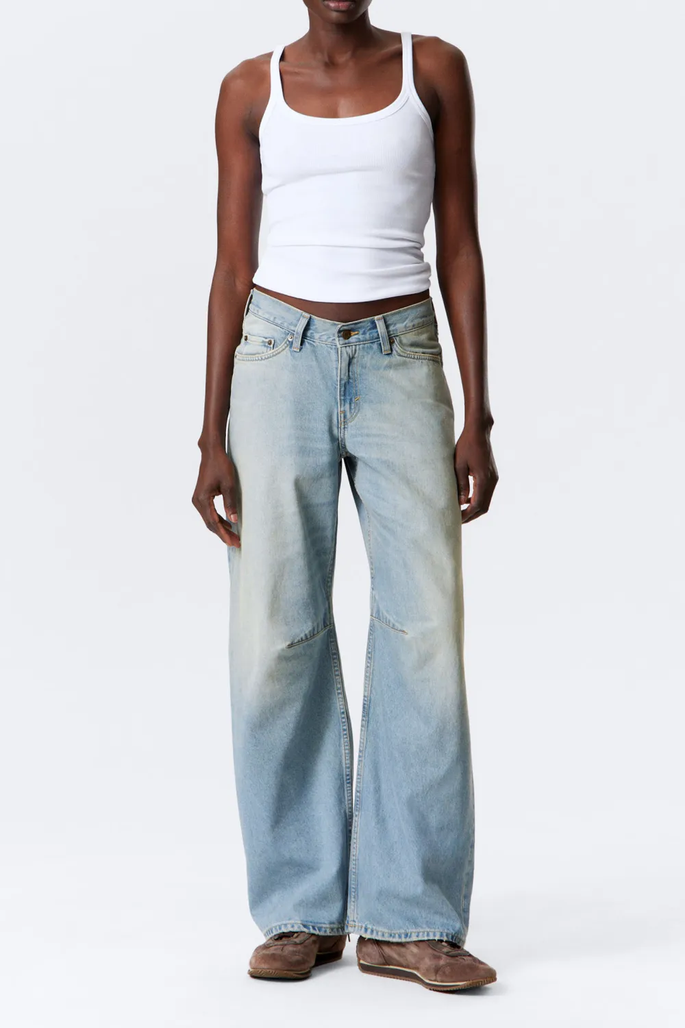 Pocketed Barrel Leg Jeans