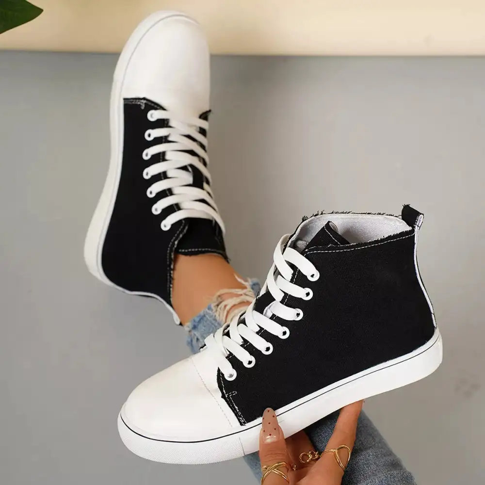 Lightweight Round Toe Lace-Up Sneakers