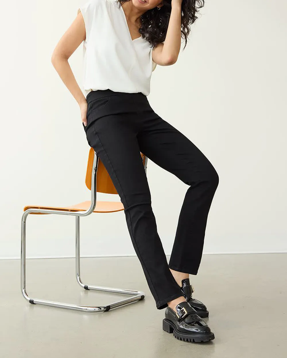 Straight-Leg Mid-Rise Jean  Comfort