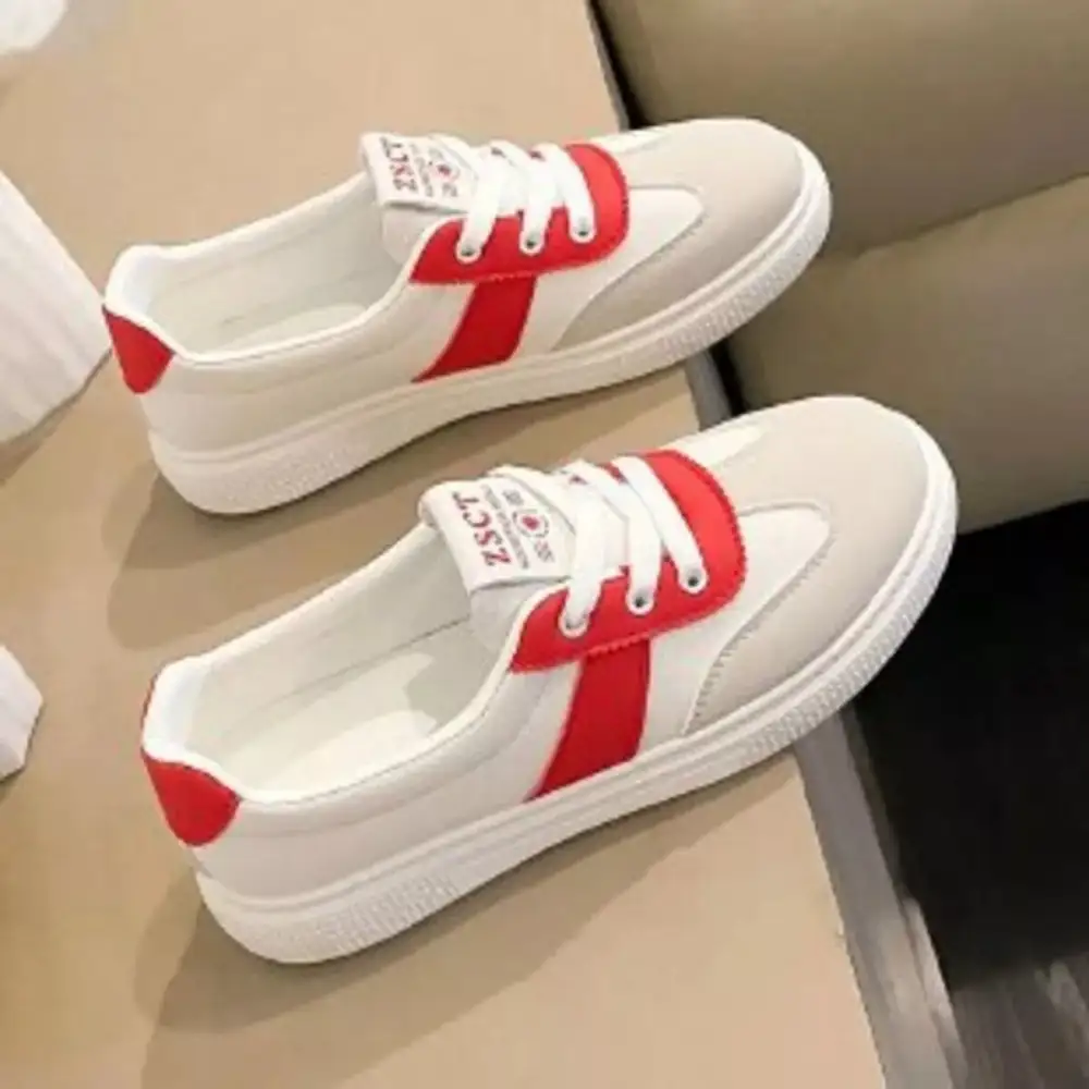 Refined Round Toe Lace-Up Sneakers