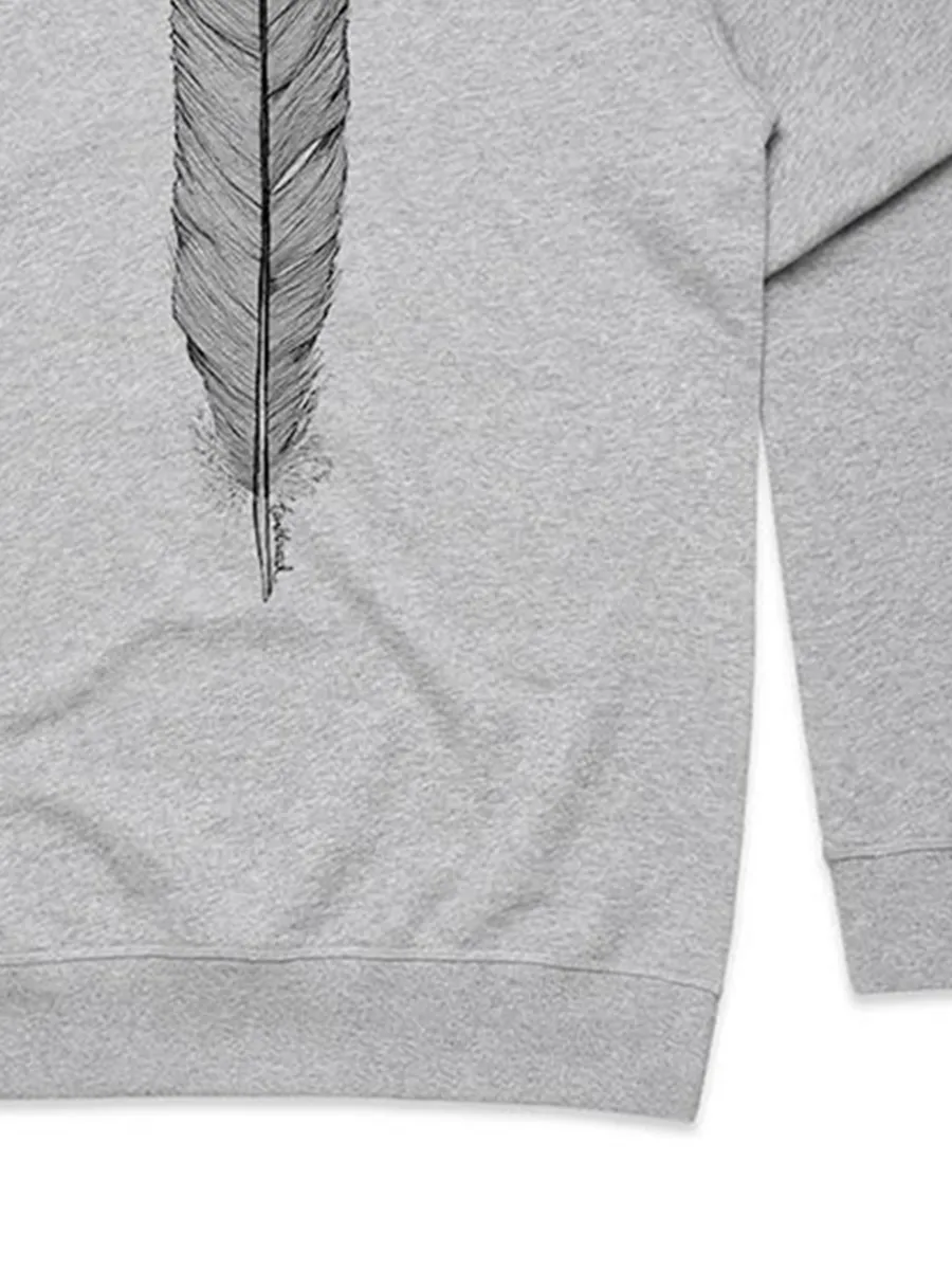 A versatile sports shirt with simple animal feather patterns