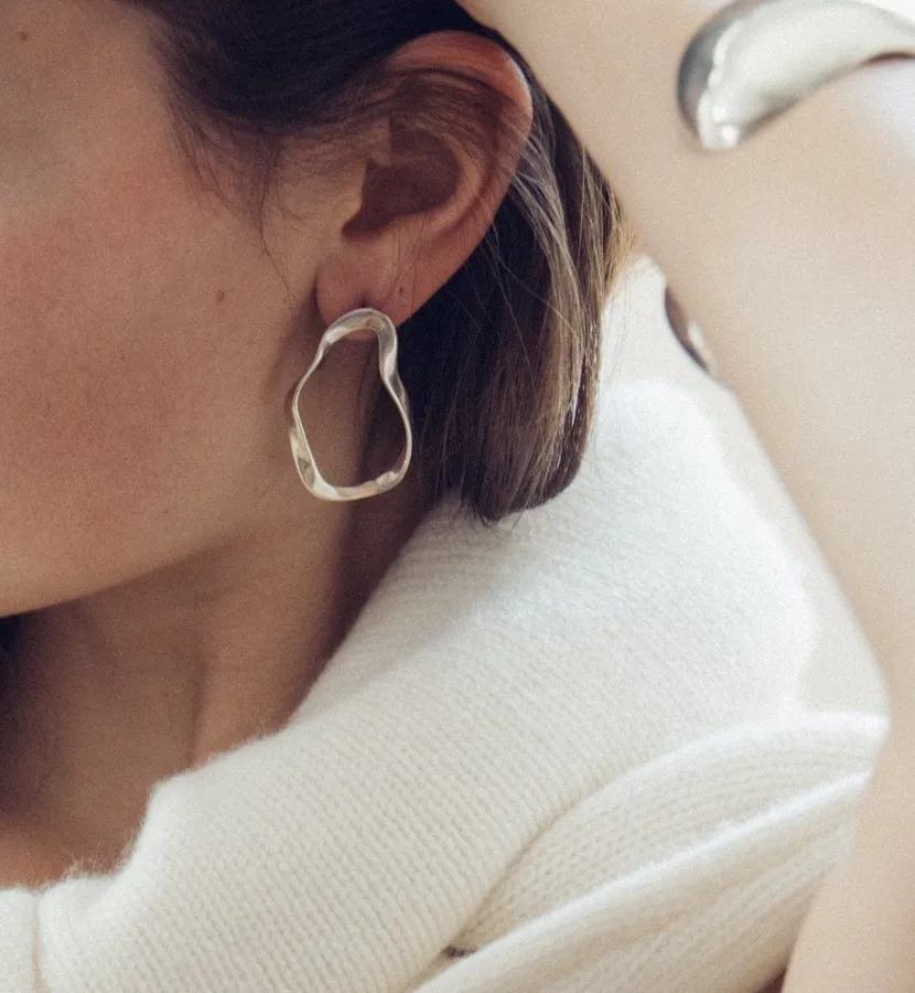 Minimal Sculpted Hoop Earrings