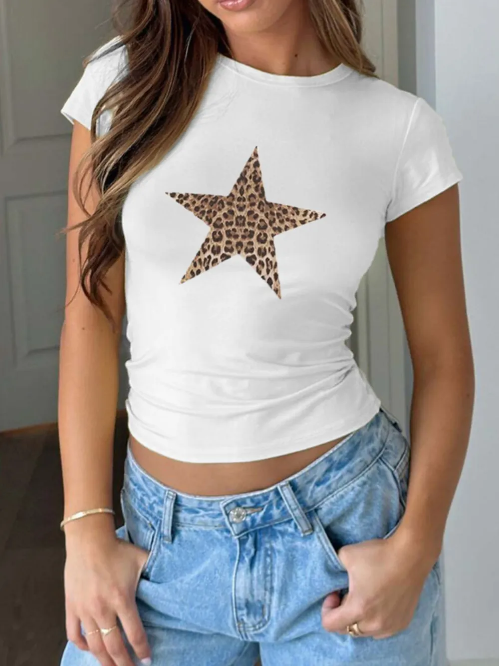 Round-Neck Short-Sleeve Star-Graphic T-Shirt