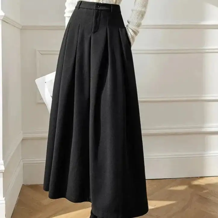 Lightweight Pleated Midi Skirt