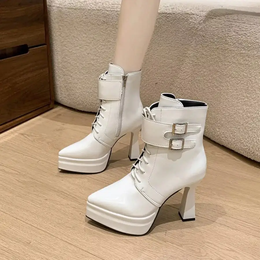 Classic Lace Up Block Heels Boots