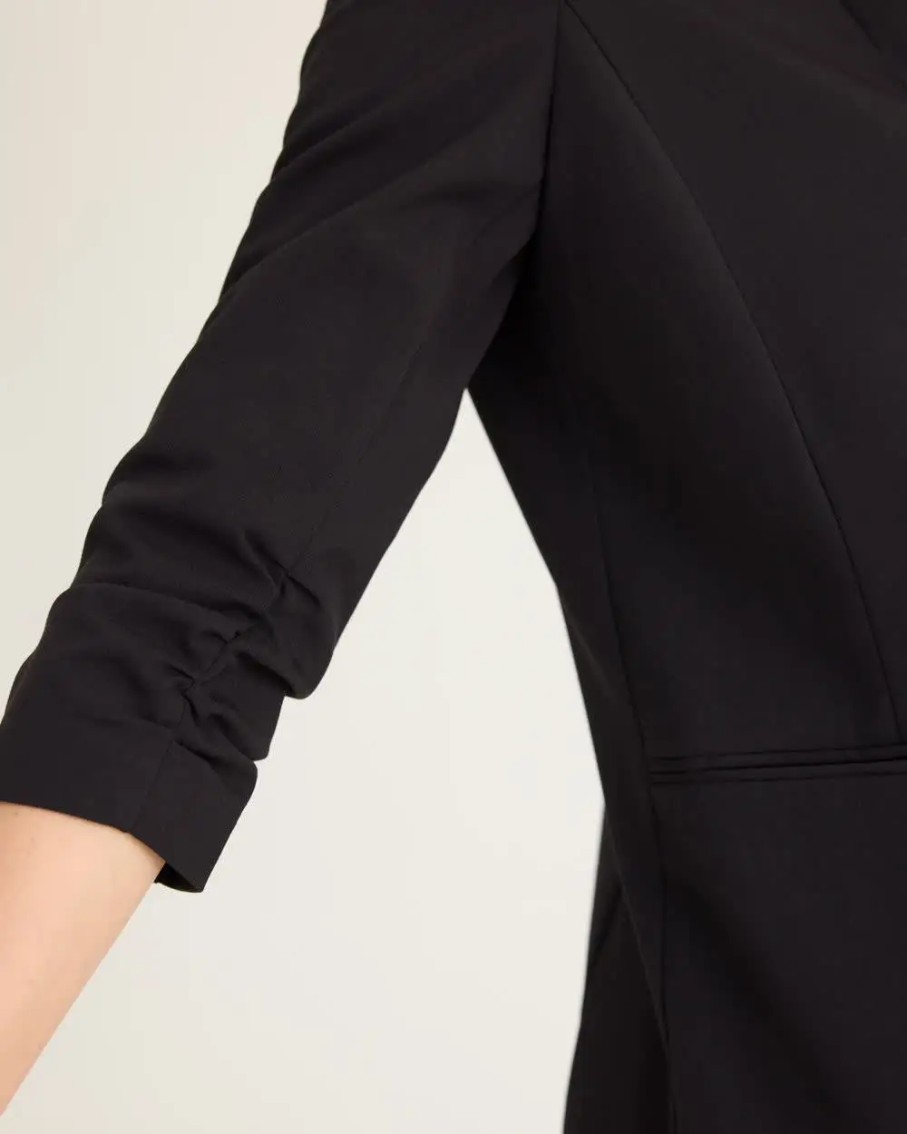 Collarless Open Blazer Elegance