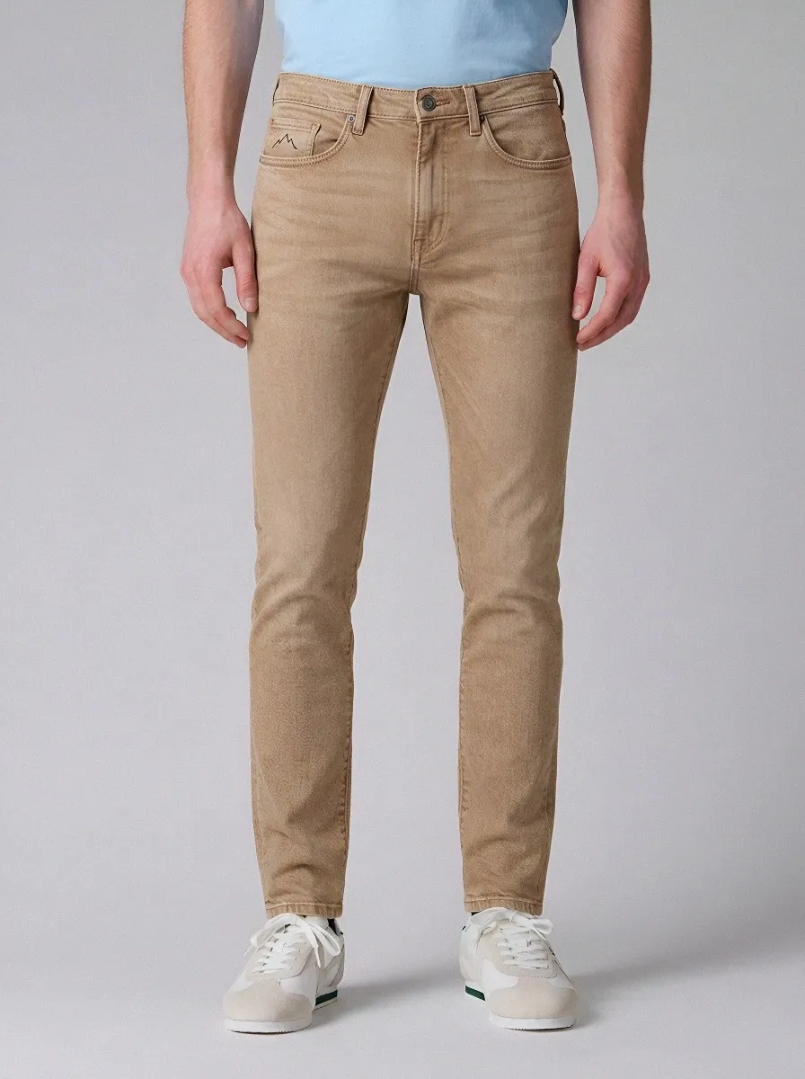 Men's Refined Everyday Mountain Logo Embroidered Stretch Denim Jeans