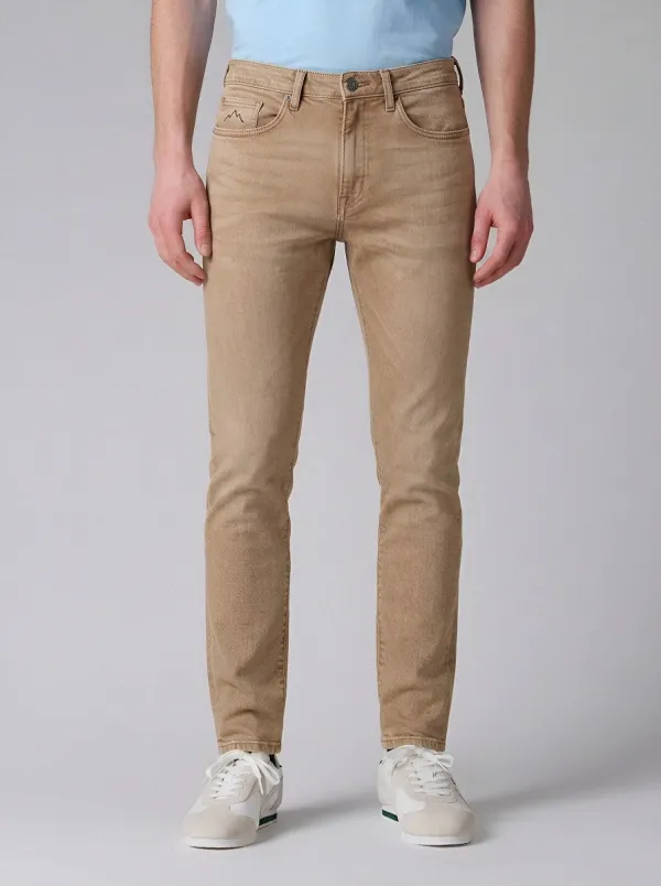 Men's Refined Everyday Mountain Logo Embroidered Stretch Denim Jeans