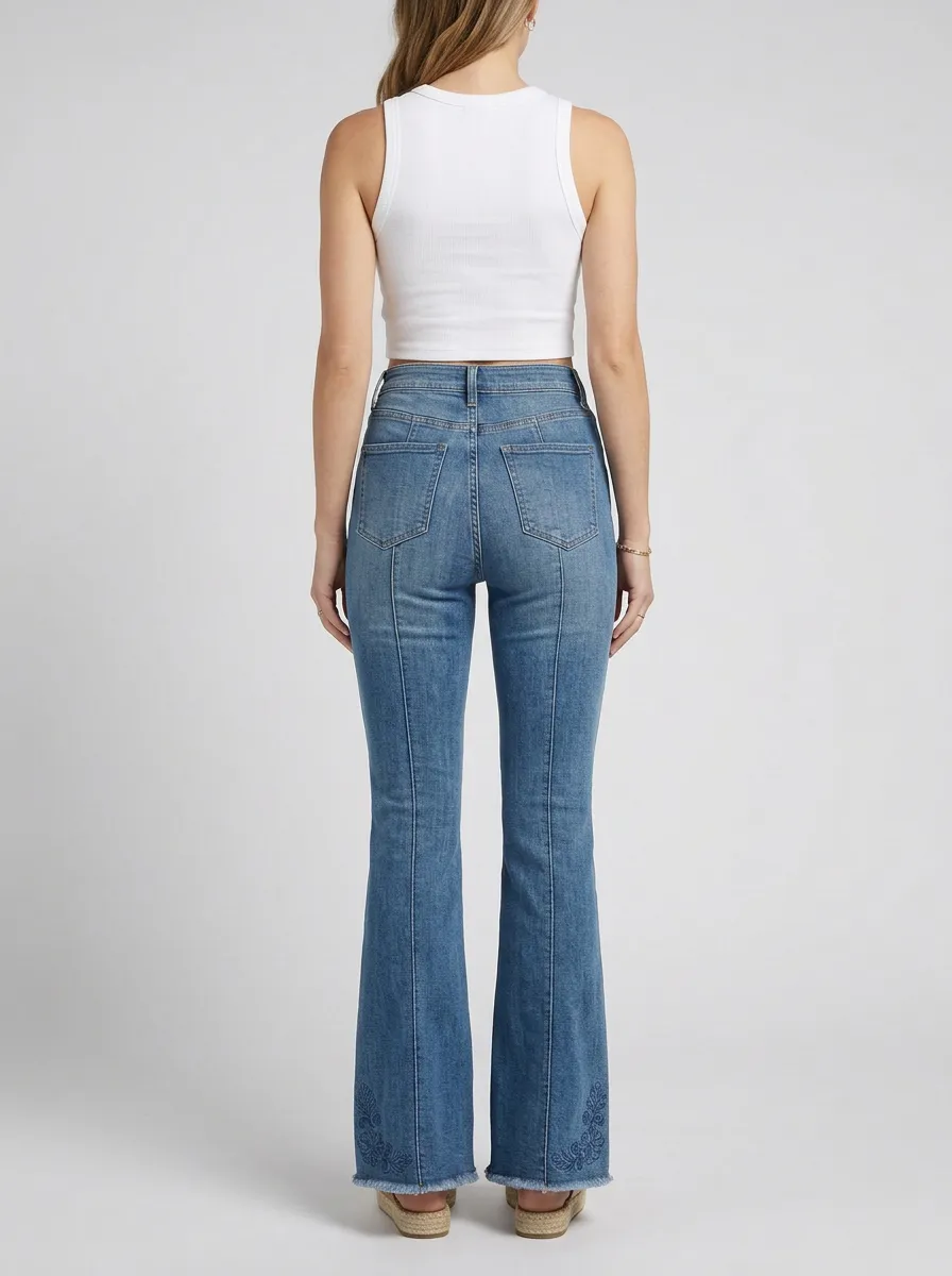 Women's Western Inspired Floral Embroidery Floral Embroidered High-Rise Flare Jeans