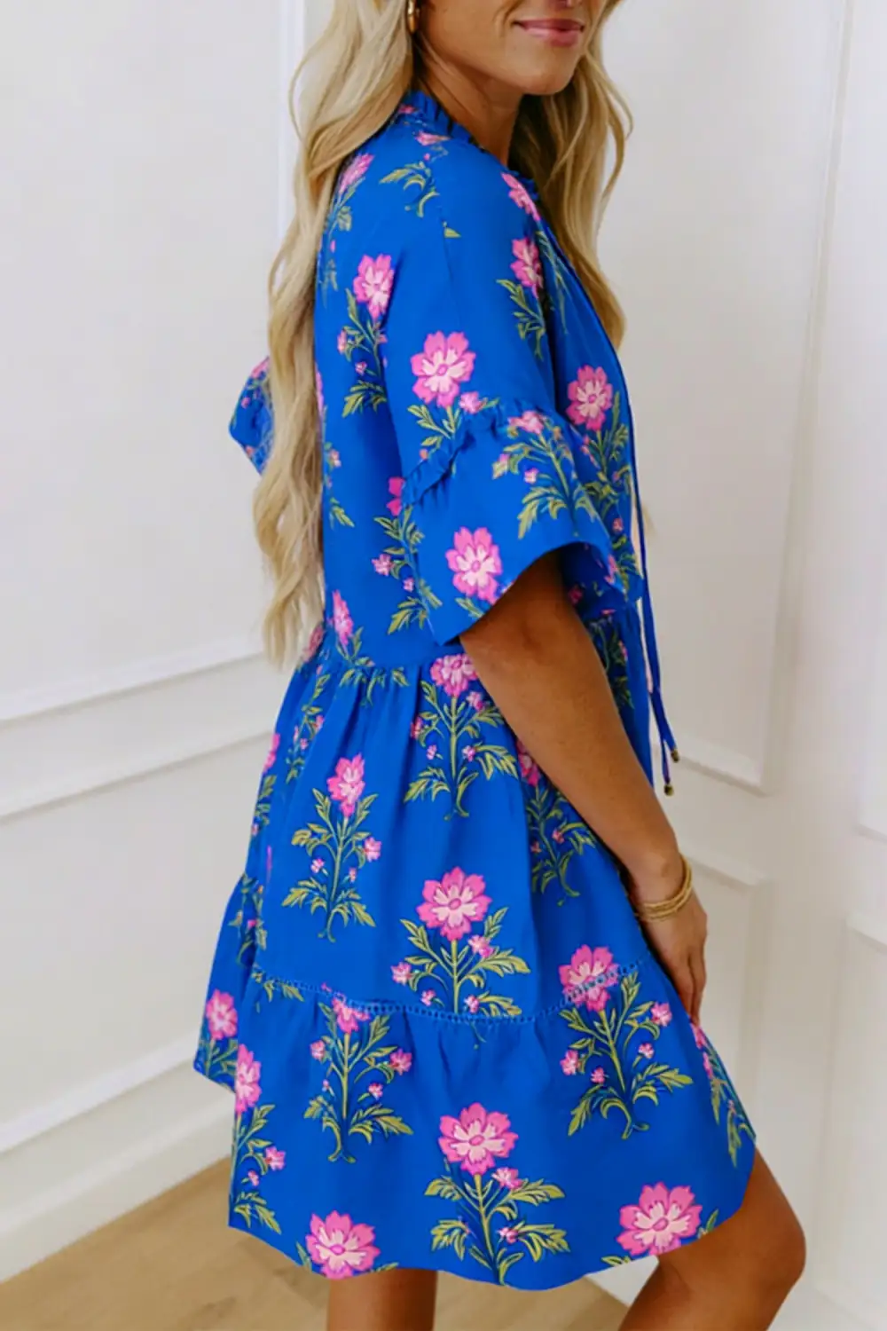 Relaxed Shape Floral V Neck Short Sleeve Dress