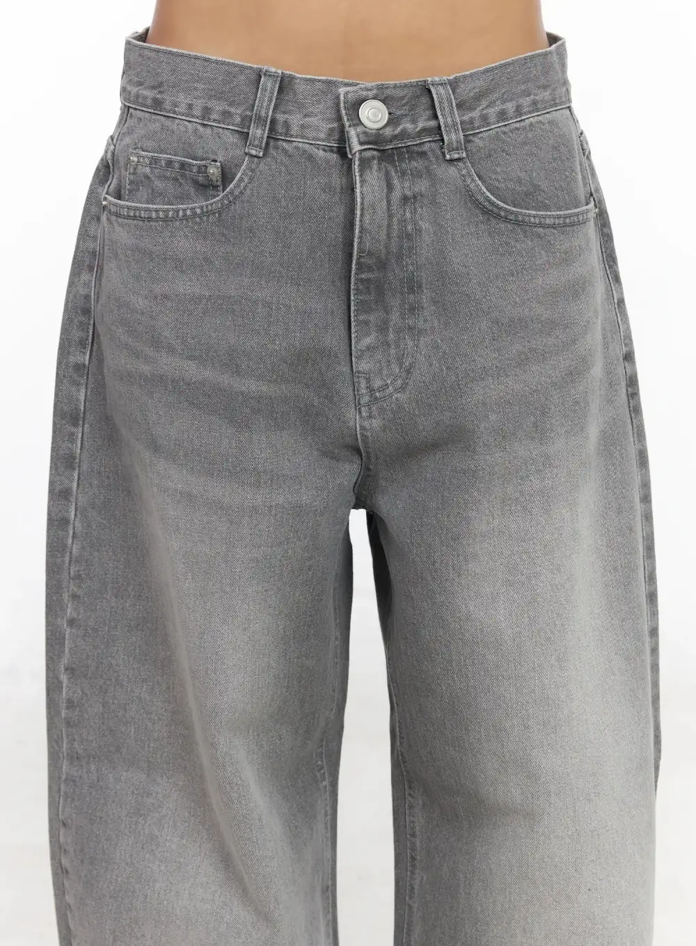 Stitch-Detail Wash Wide Leg Jeans