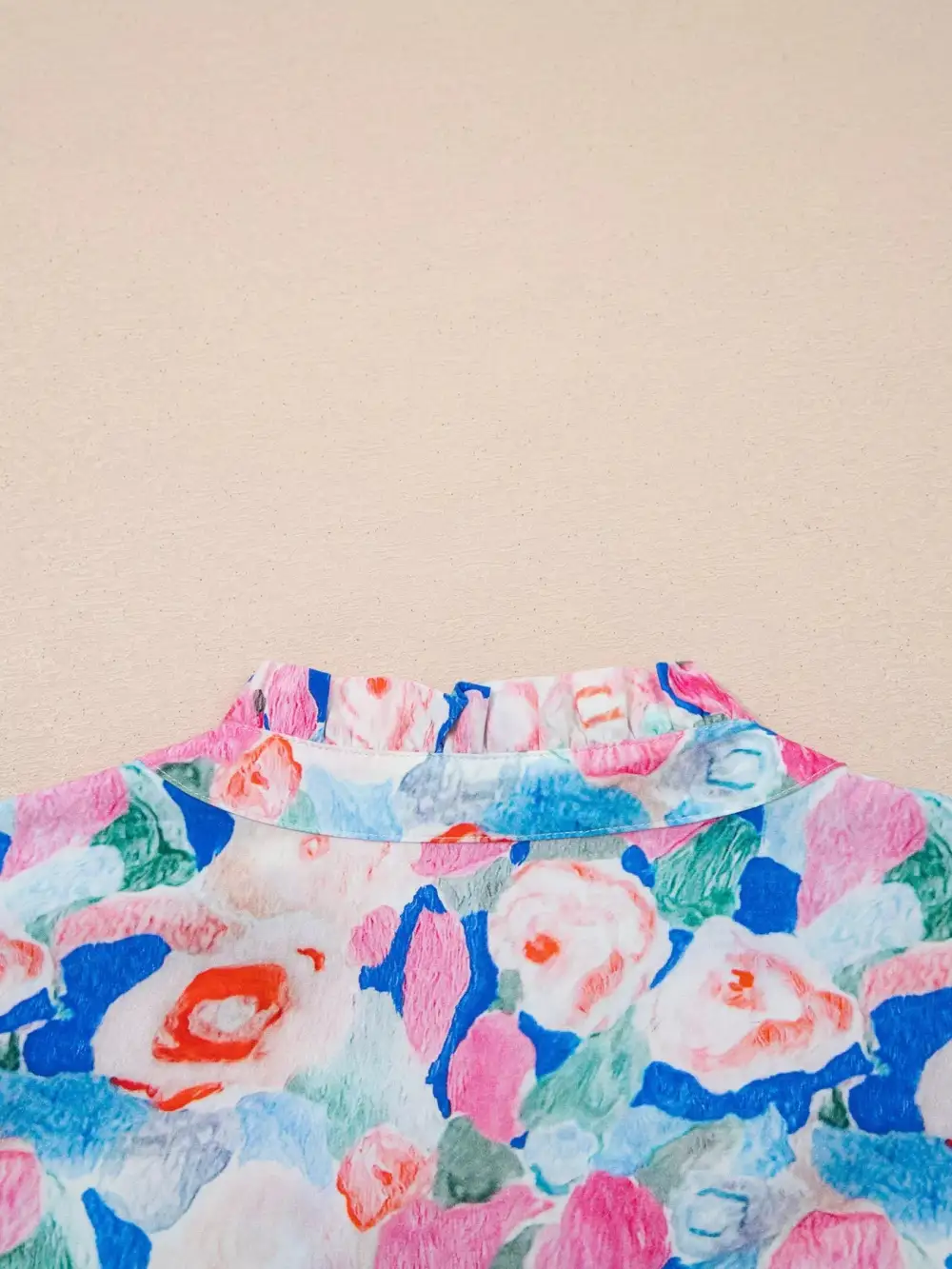 Relaxed V-Neck Ruffled Floral Blouse