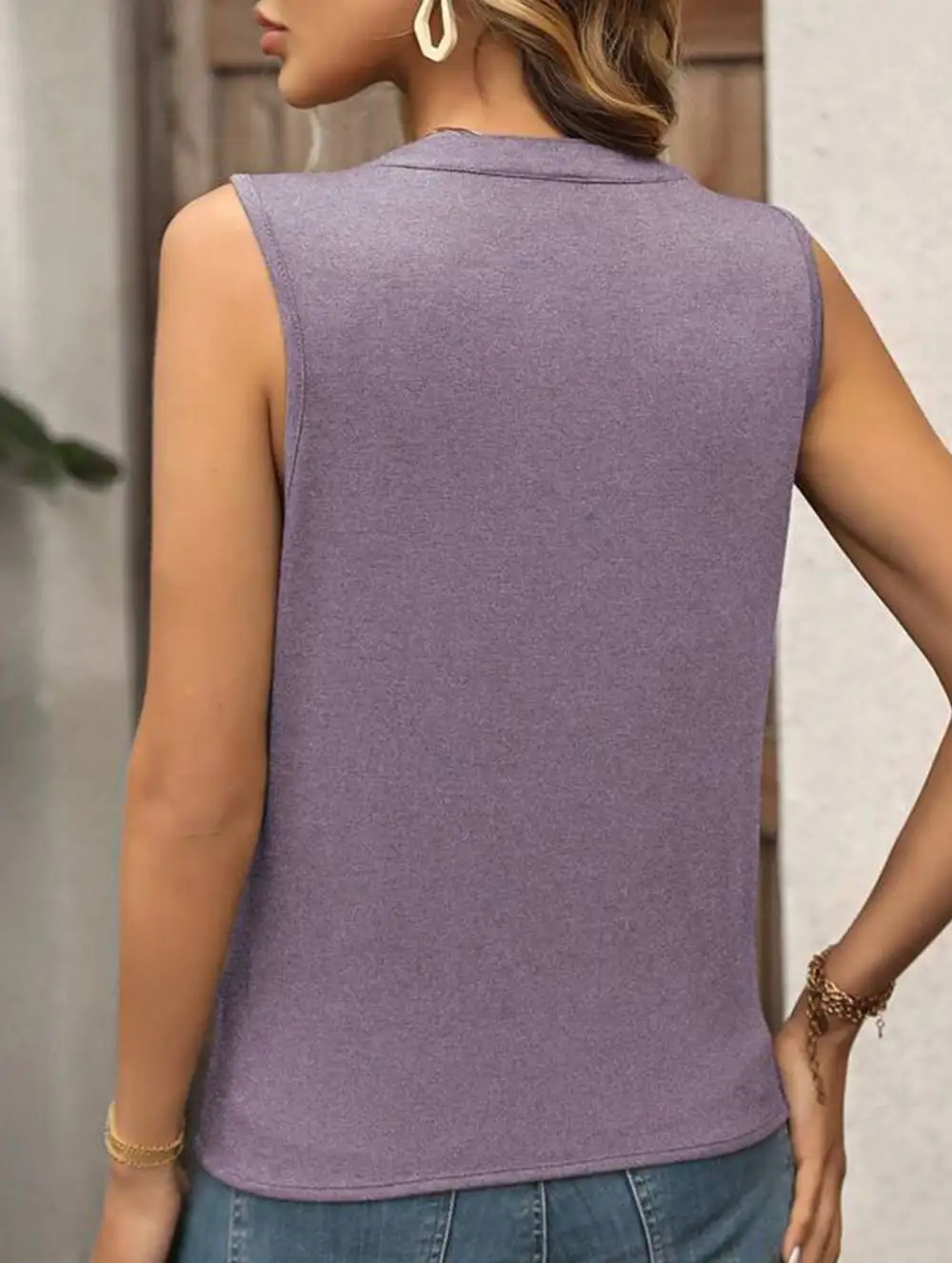 Slim Fit Pleats Sleeveless V-Neck Top