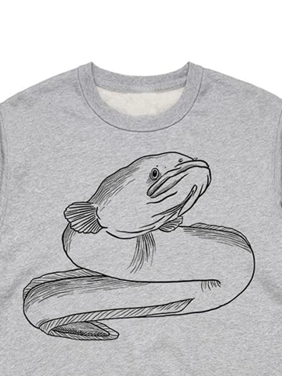 A versatile sports shirt with a simple long-fin eel animal pattern