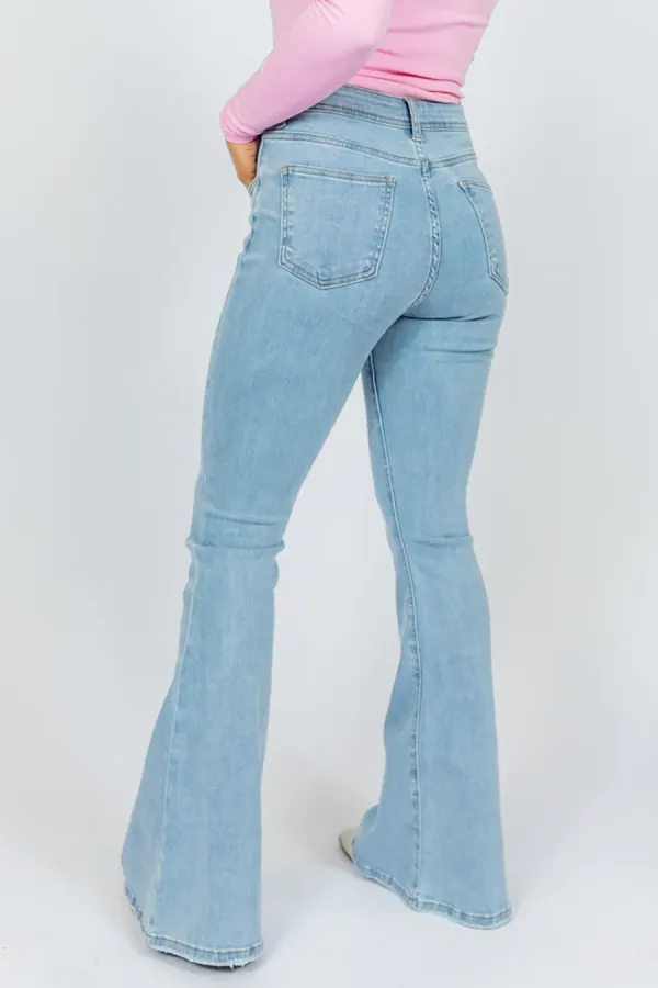 Comfortable Light Wash Stretchy Flare Jeans