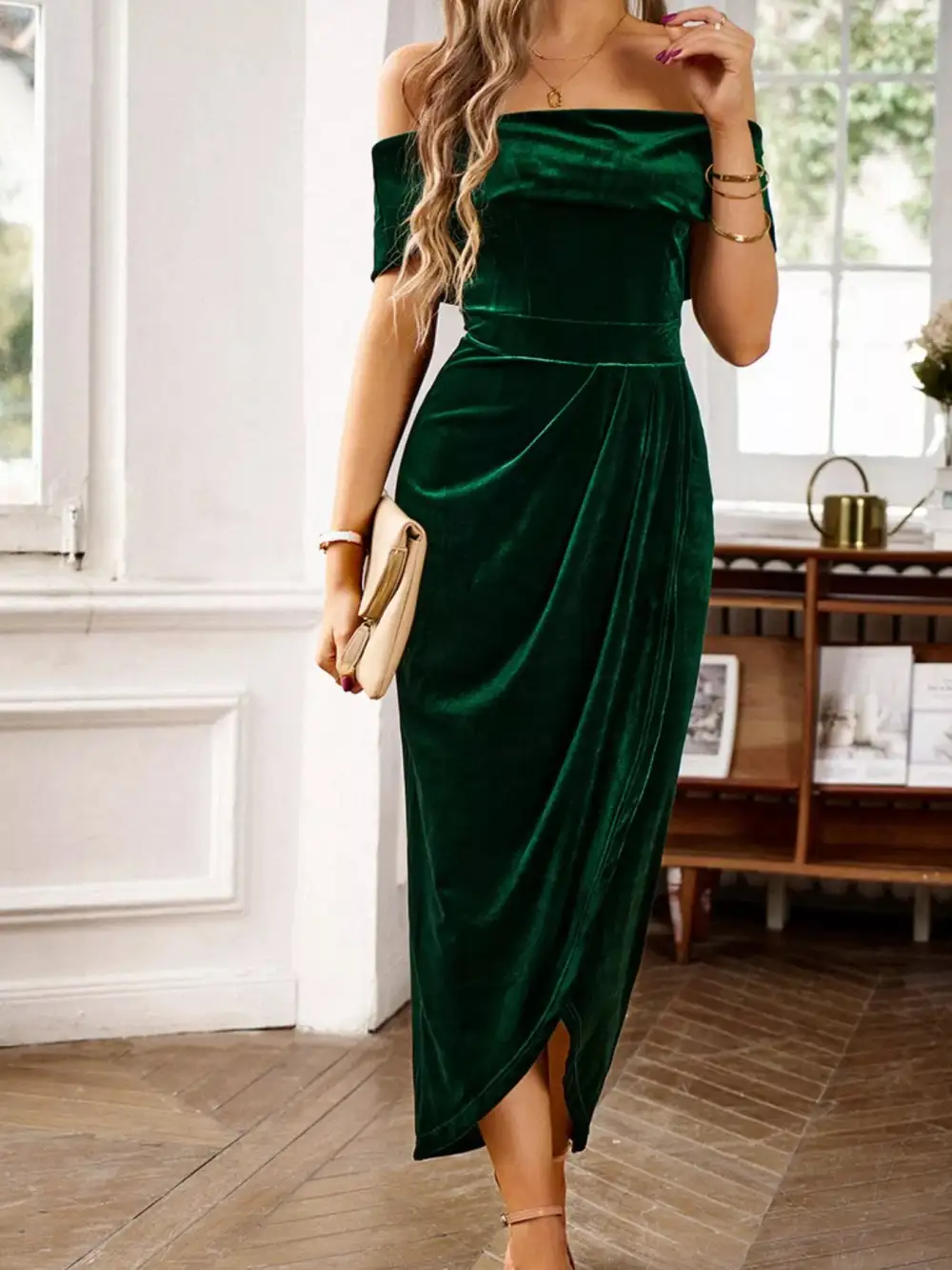 Textured Detail Velvet Ruched Midi Dress