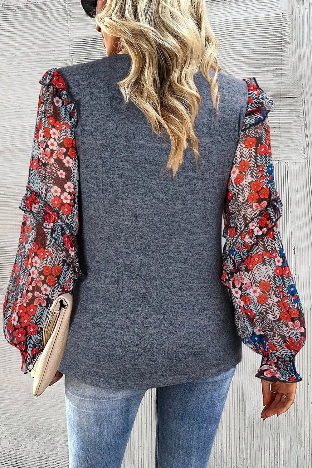 Clean Soft Floral V-Neck Blouse
