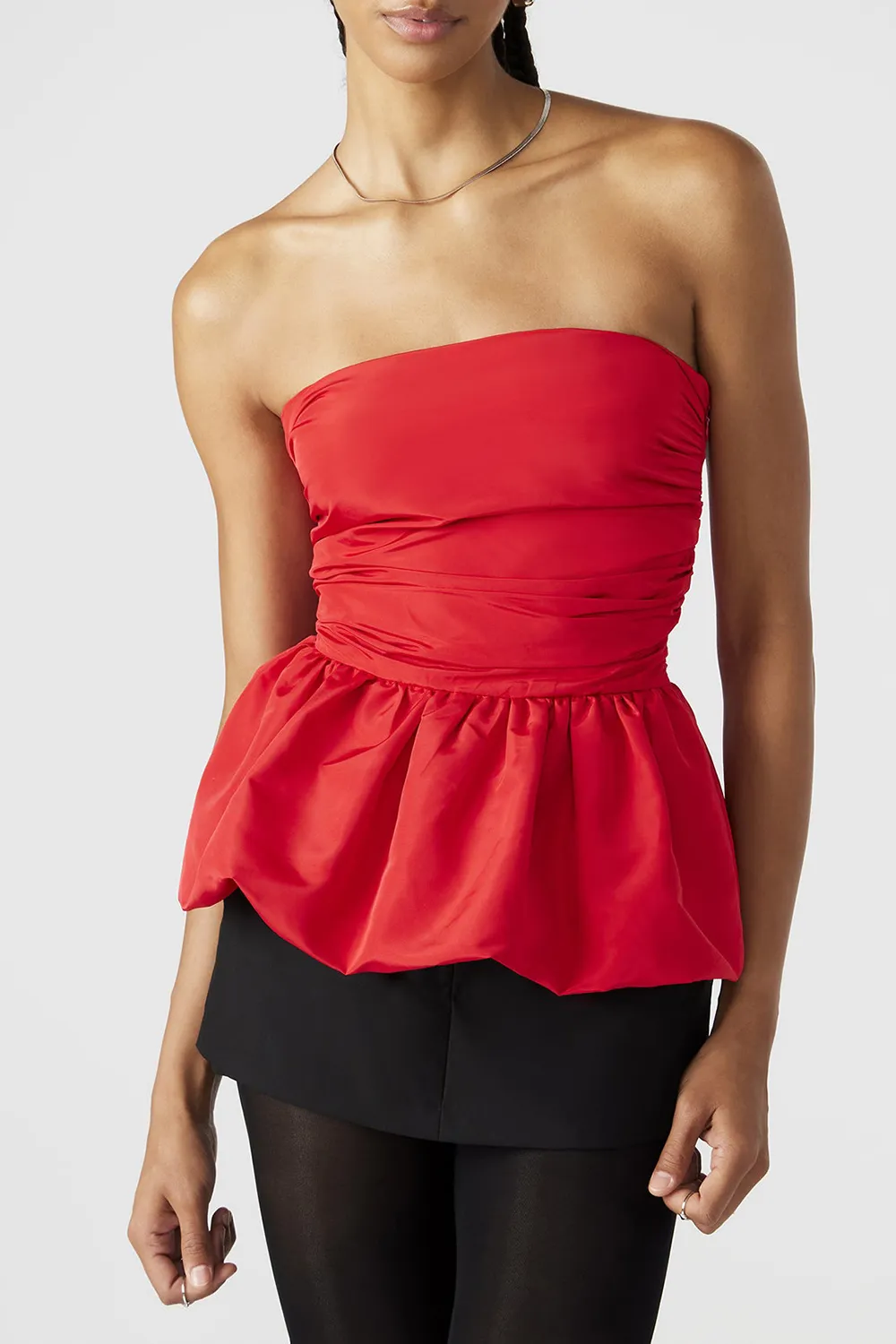 STRAIGHT NECK TOP BLACK