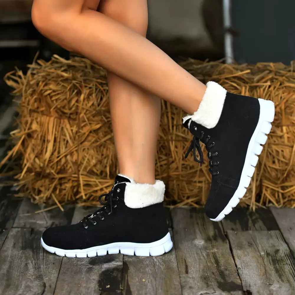Lace Up Round Toe Boots