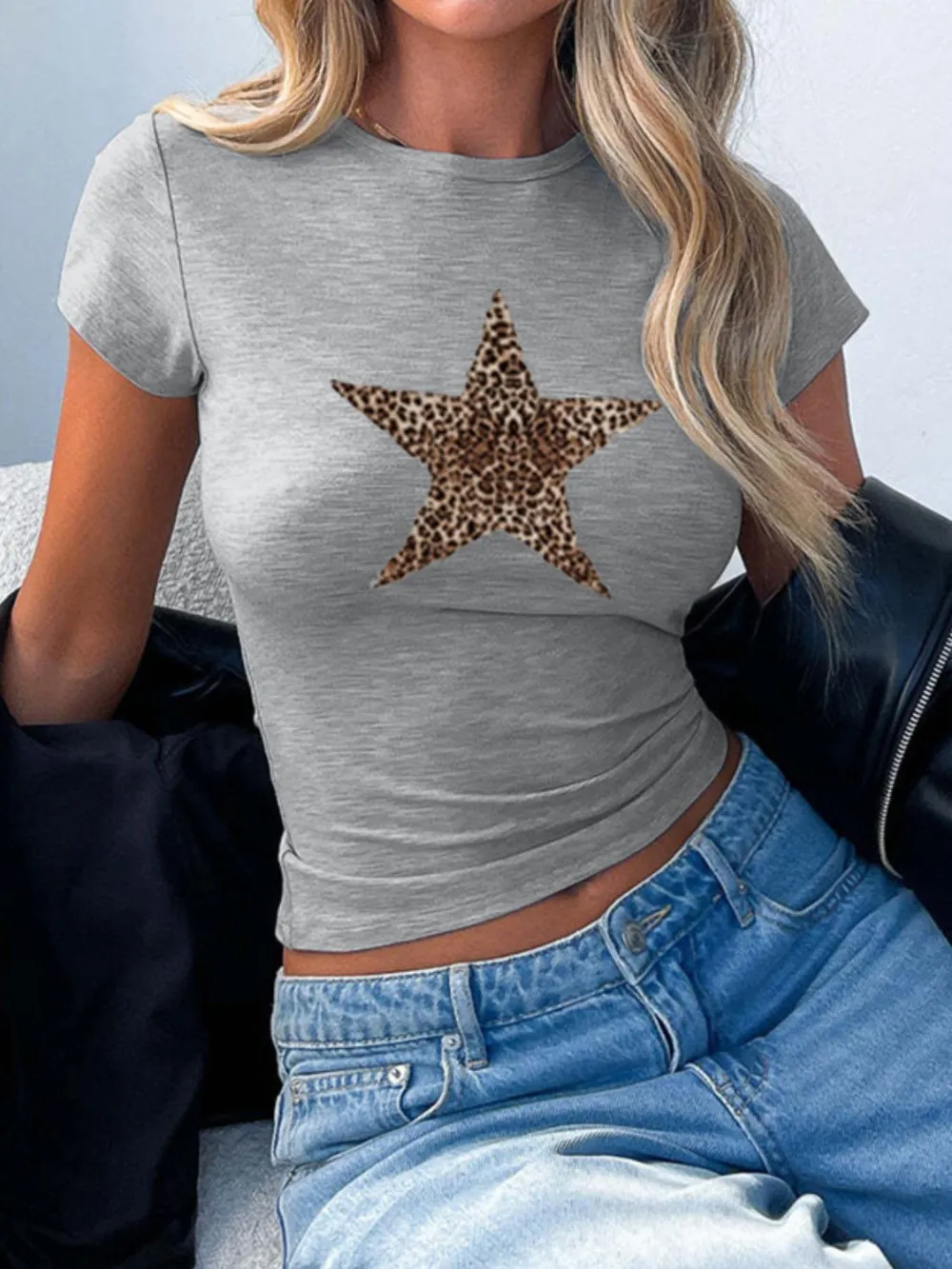 Round-Neck Short-Sleeve Star-Graphic T-Shirt