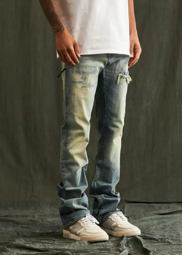 Distressed Straight Fit Jeans