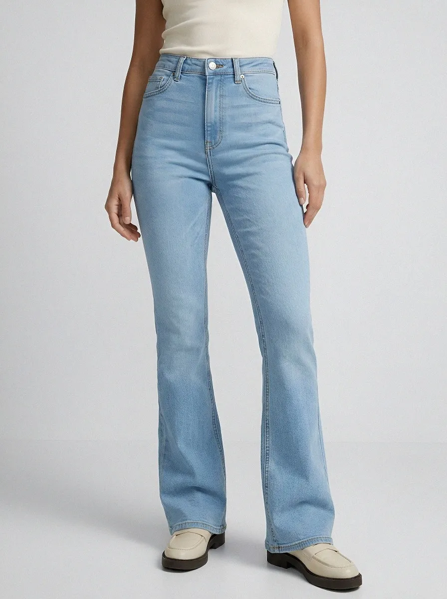 Polished Modern Women's High-Waist Stretch Flare Jeans