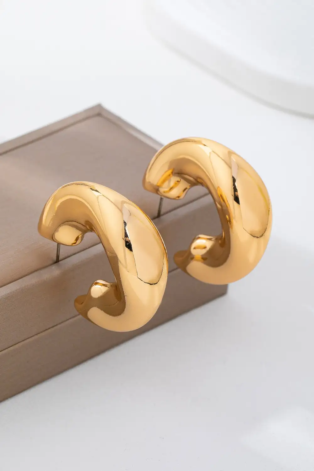 Bold Tone Chunky Dome Crescent