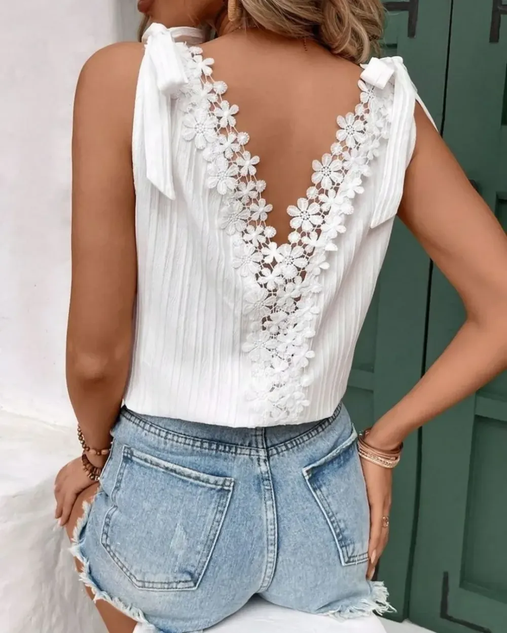 Stylish Lace Sleeveless Top