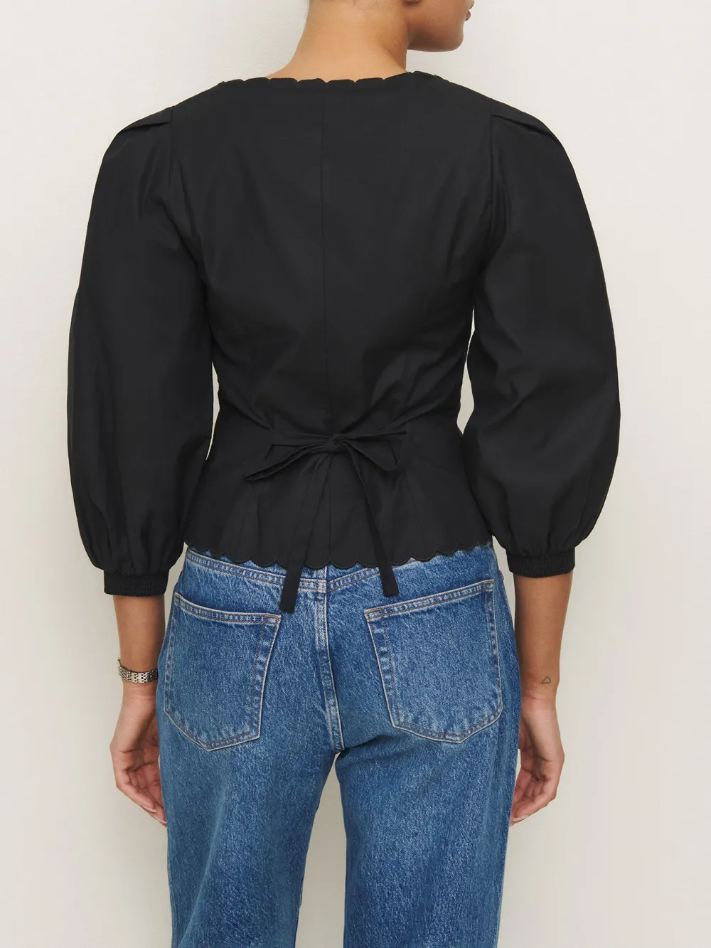 Scalloped Edge Puff Sleeve Crop Top