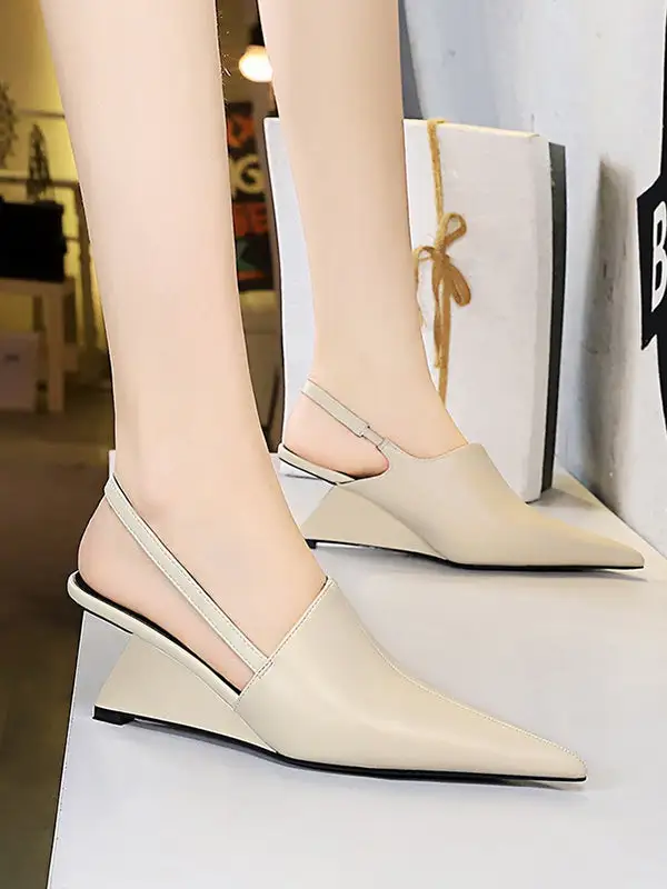 Pointed-Toe Panel Detail Heeled Sandals
