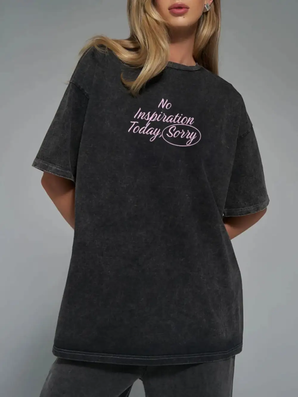 Refined Round-Neck Short-Sleeve Letter-Graphic T-Shirt