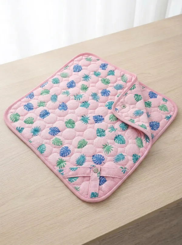 Foldable Tropical Leaf Pattern Quilted Pattern Cooling Mat