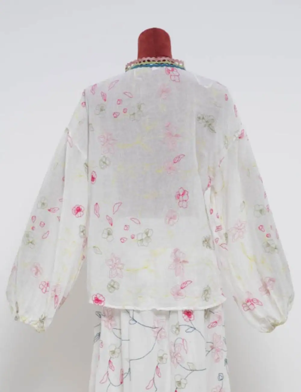 Colorful Embroidery Balloon Sleeves Blouse