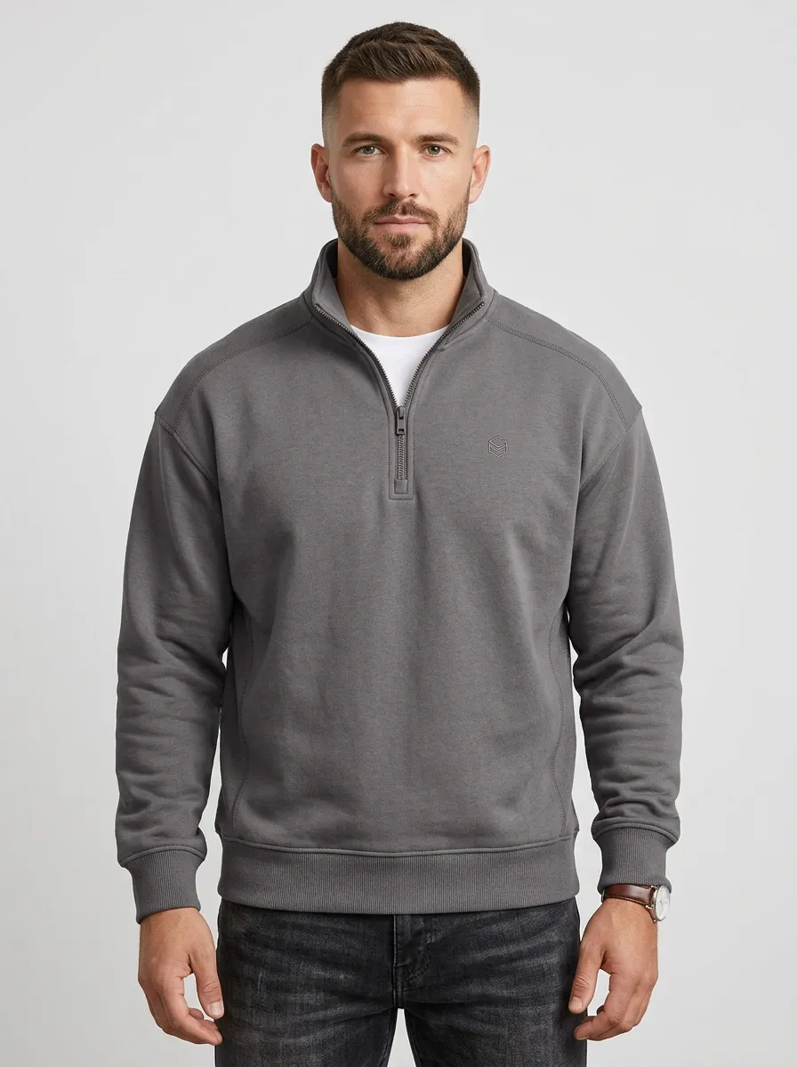 Men's Relaxed Minimalist Textured Embroidered Emblem Stand-Collar Quarter-Zip Sweatshirt