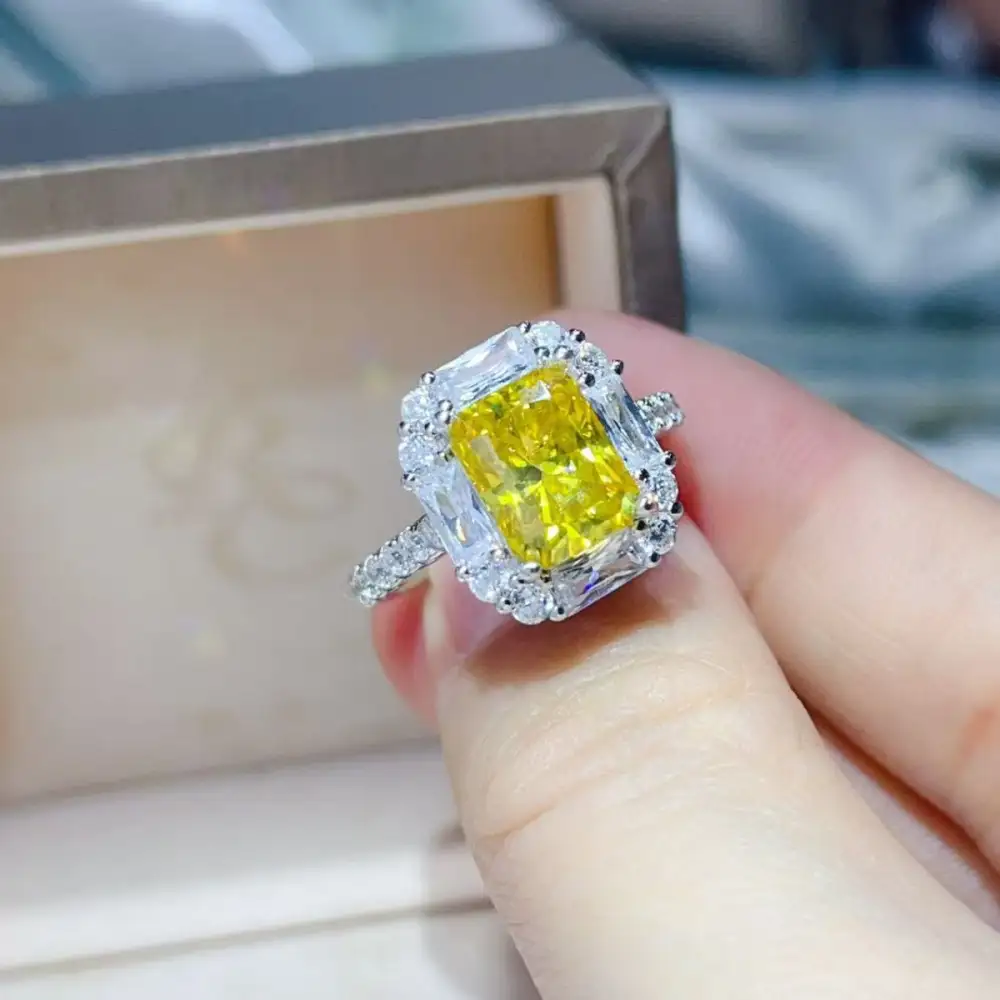 Easygoing Moissanite Jewelry