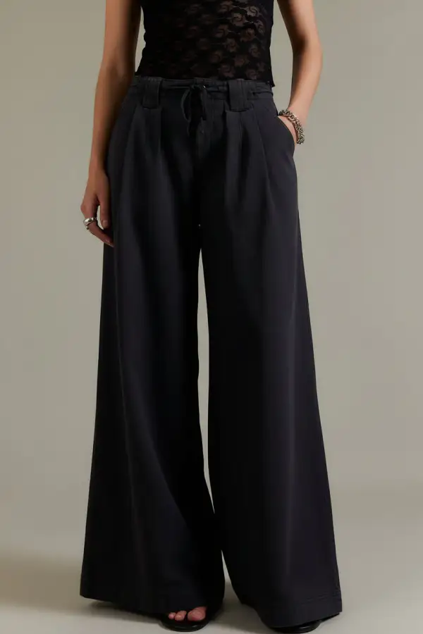 Women's Modern Ease Wide Leg Trousers