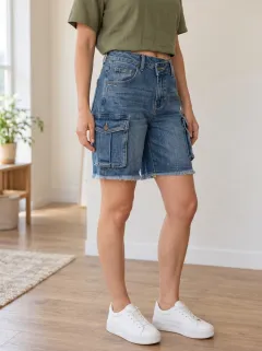 Women's Modern High-Waisted Cargo Pocket Raw Hem Cargo Denim Shorts