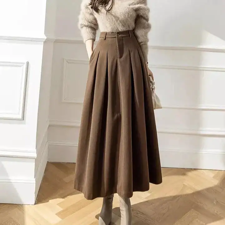 Lightweight Pleated Midi Skirt