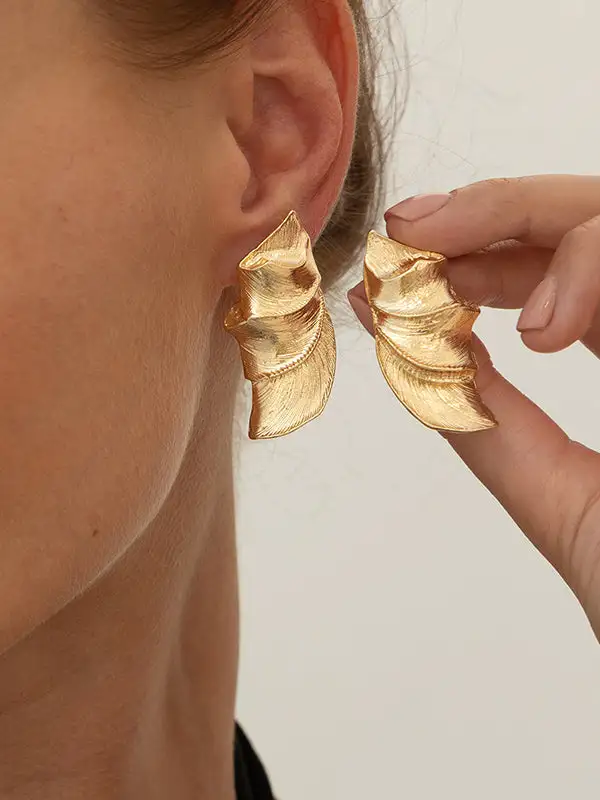 Distinctive Twisted Drop Earrings