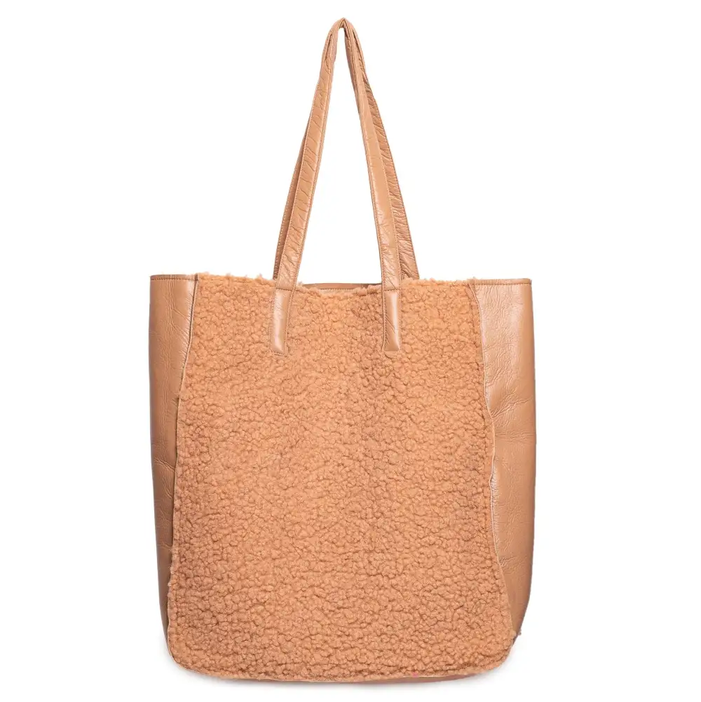 Effortless Weekend Leather Handbag