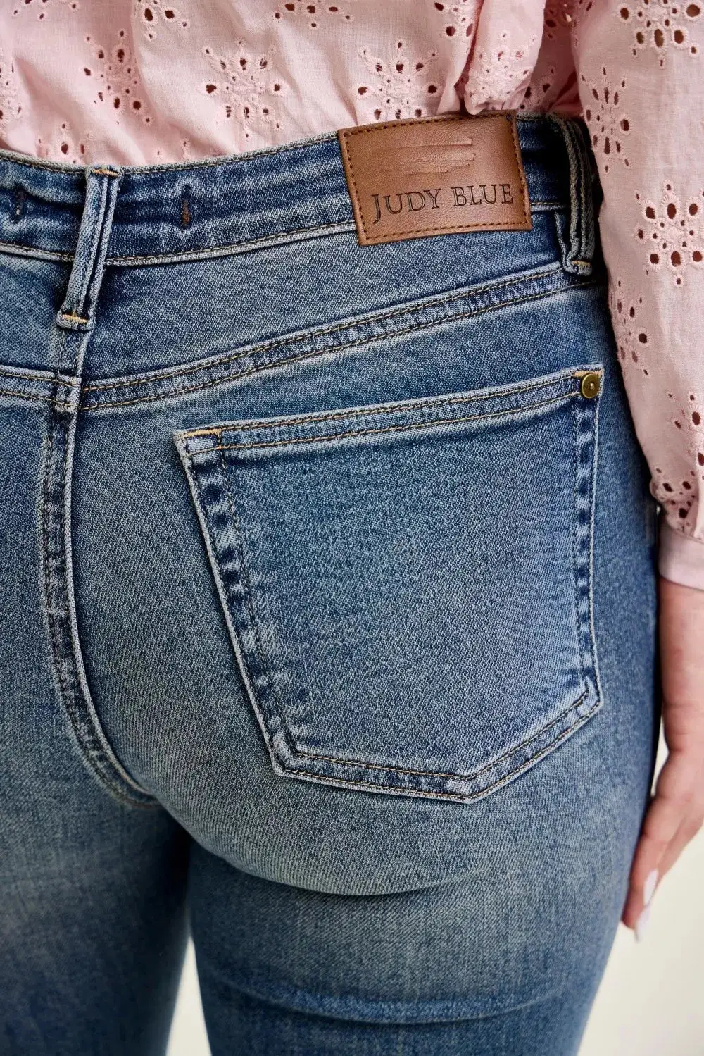 Mid Rise Flare Leg Pocketed Denim Jeans