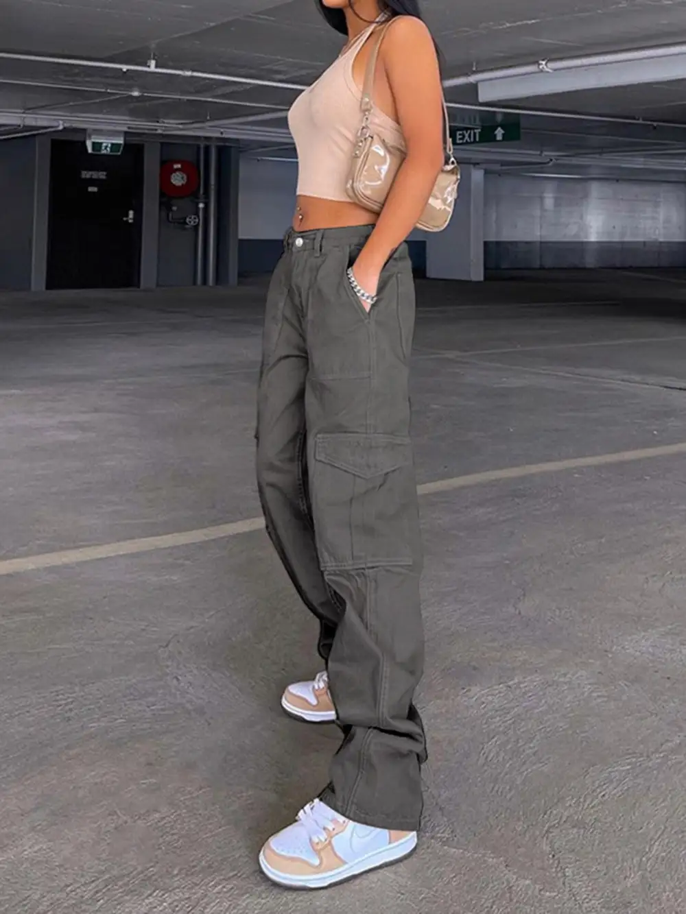 Laid-Back Washed Pocketed Stretch Straight Leg Jeans
