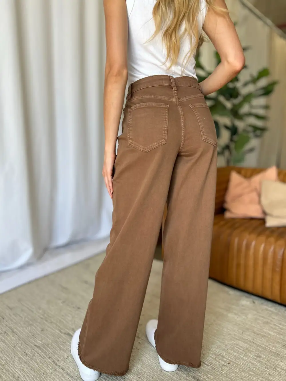 Lightweight Feel Comfy Denim Jeans