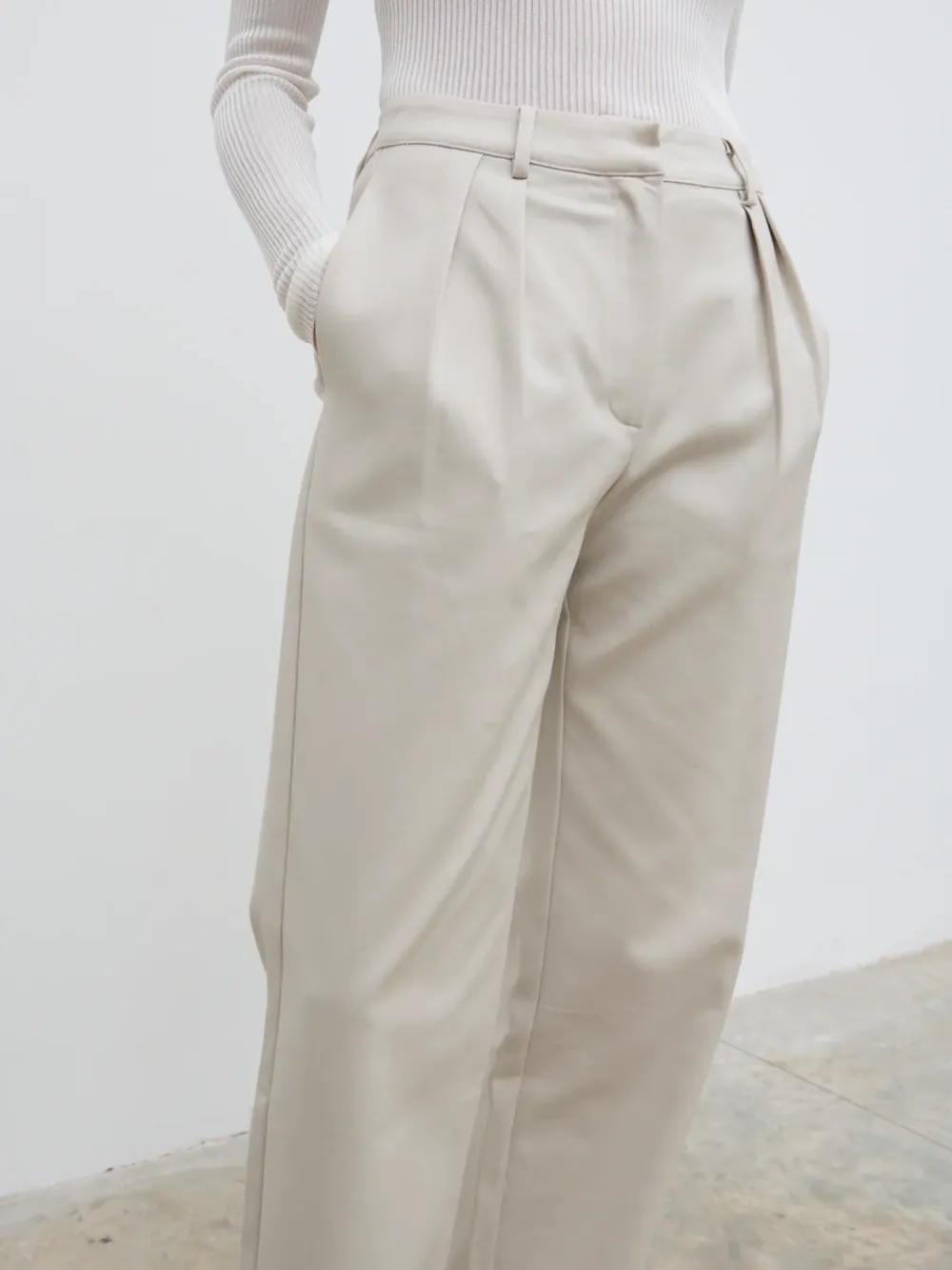 Wide-Leg Front Pleat Trousers
